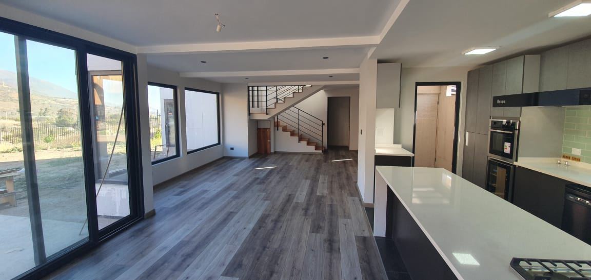 Casa en condominio Larpay, La Reina, proyecto de ArqSol Construcciones
