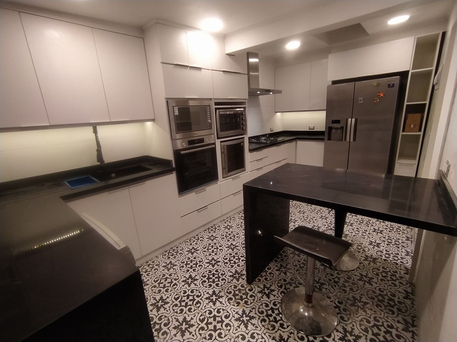 Remodelación de cocina con muebles a medida en Las Condes